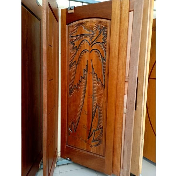 Porta Entalhada Nepasi Cedro 80x2,10 Ref130 — Portas